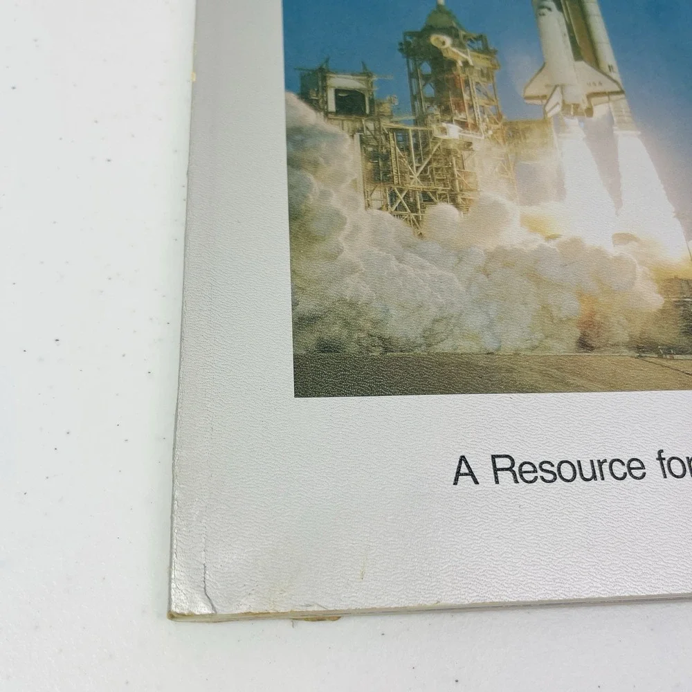 NASA The First 25 Years 1958-1983 Book a Resource‎ for Teachers EP 182 JRR1